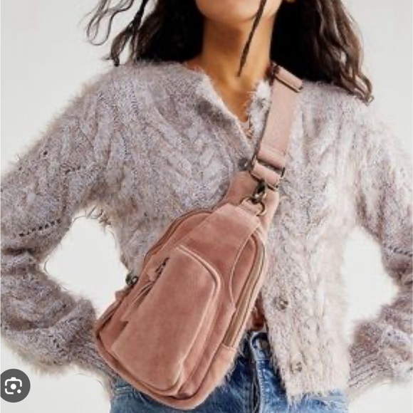 Free People Hudson Sling Bag pink/blush suede NWT - Picture 2 of 6
